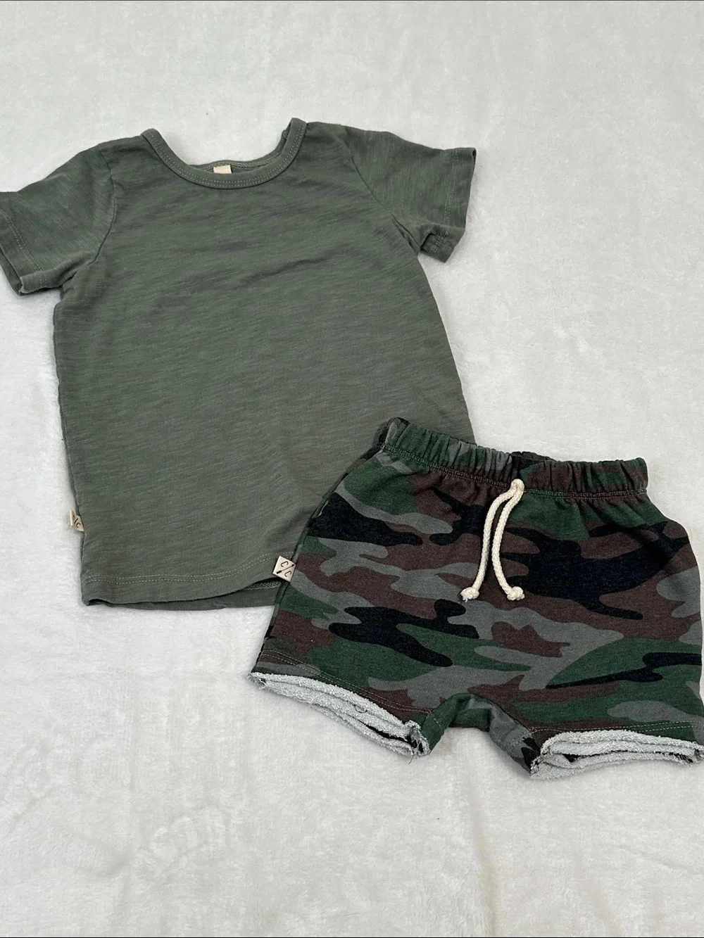 🍓 Childhoods Clothing Tee & Sweat-short Set 4T